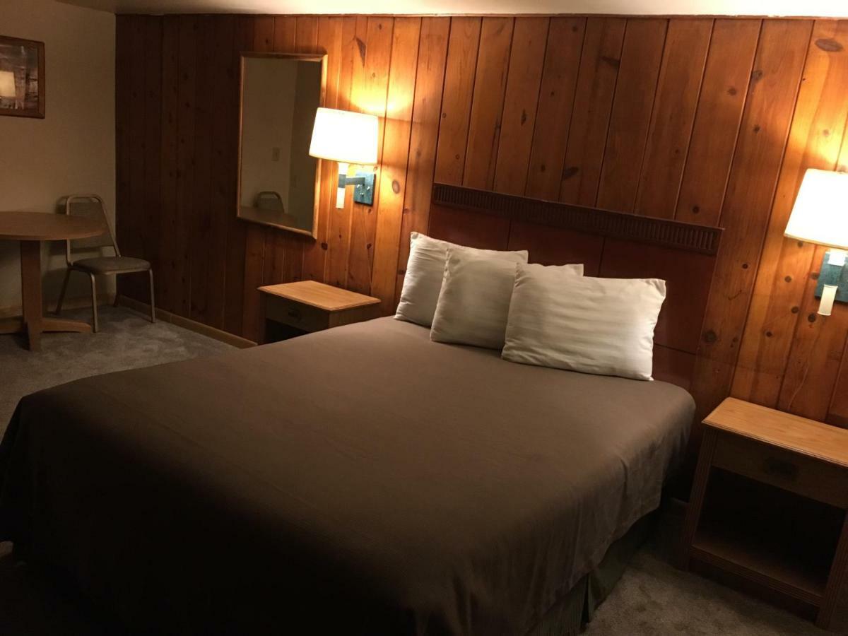 The Ol' Wyoming Motel Riverton Esterno foto