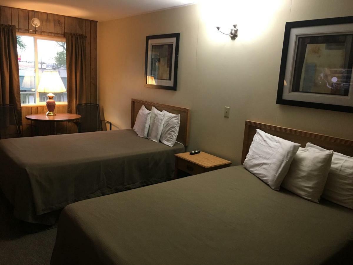 The Ol' Wyoming Motel Riverton Esterno foto
